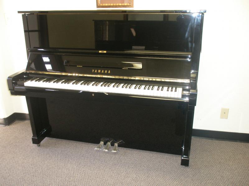 Piano đứng Yamaha